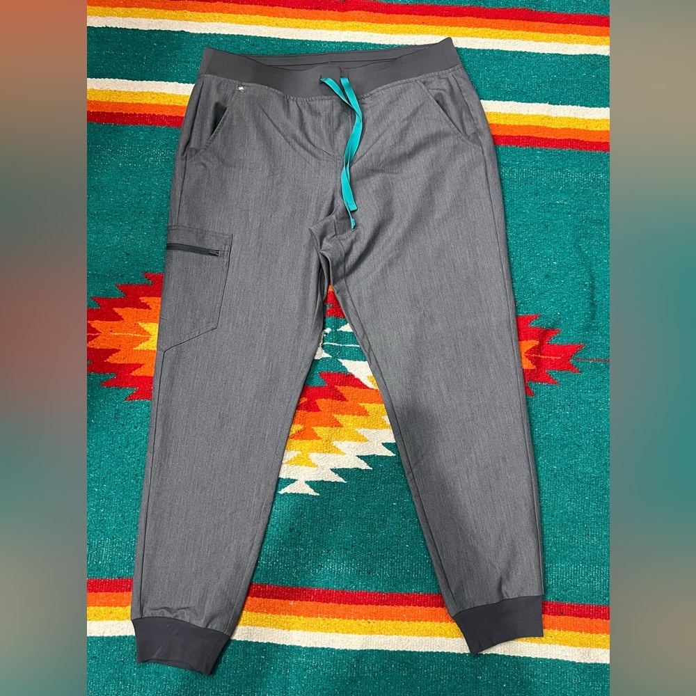 Women’s Figs Scrub Pants